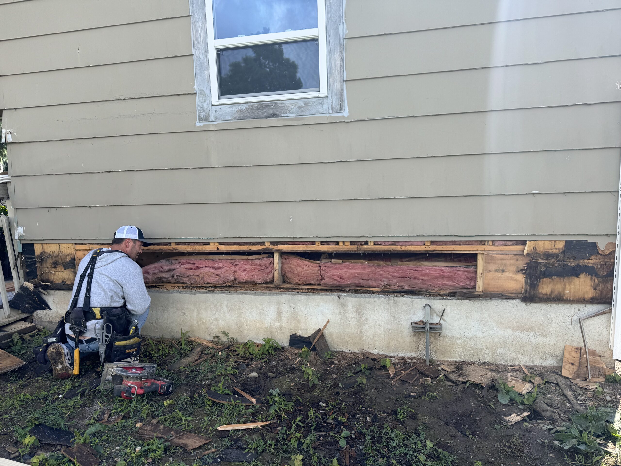 Beautiful exterior transformation featuring new siding by WeBuild CNY contractors