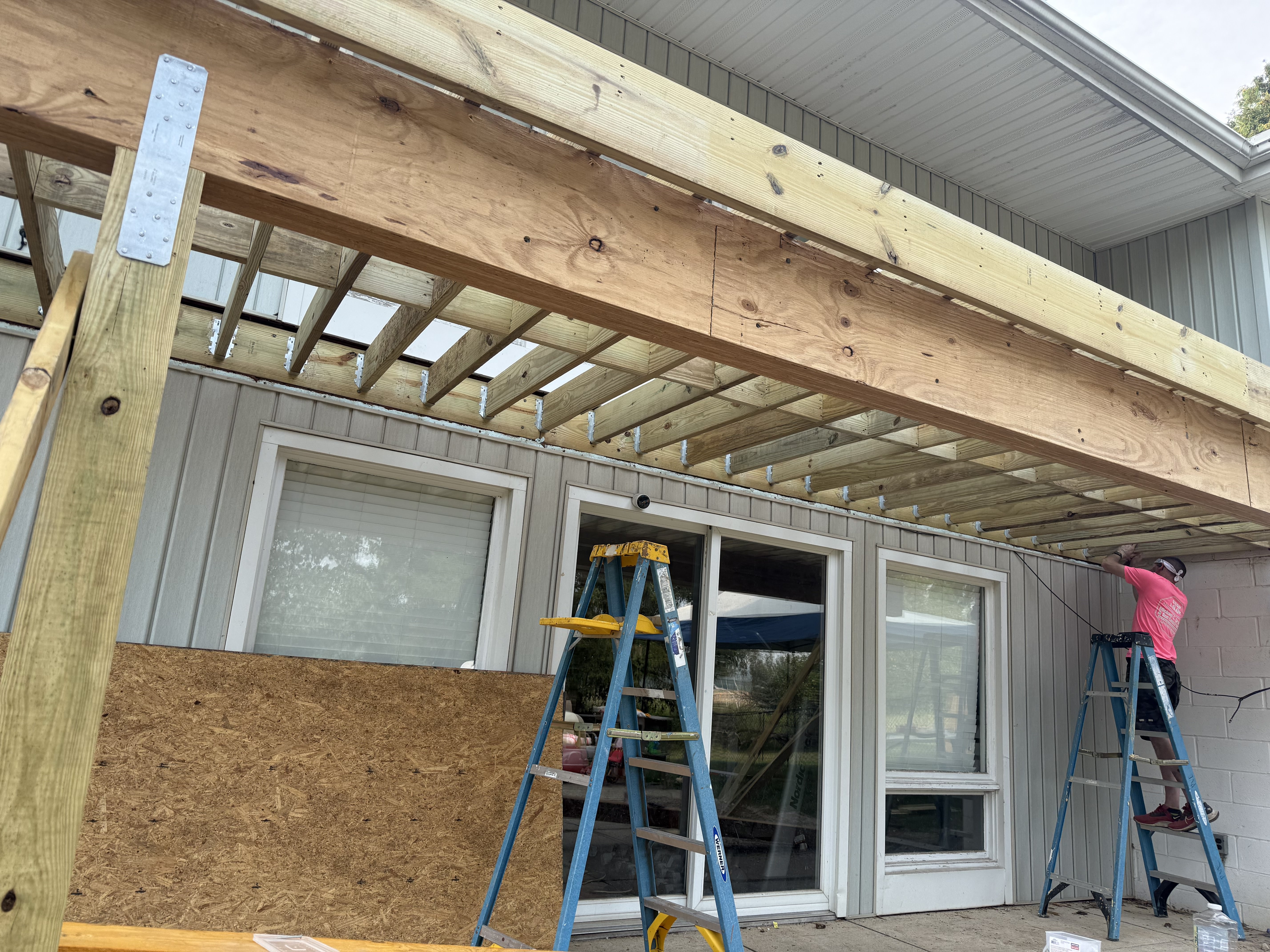 Structural deck framing using Versa-Lam LVL beams to minimize support posts